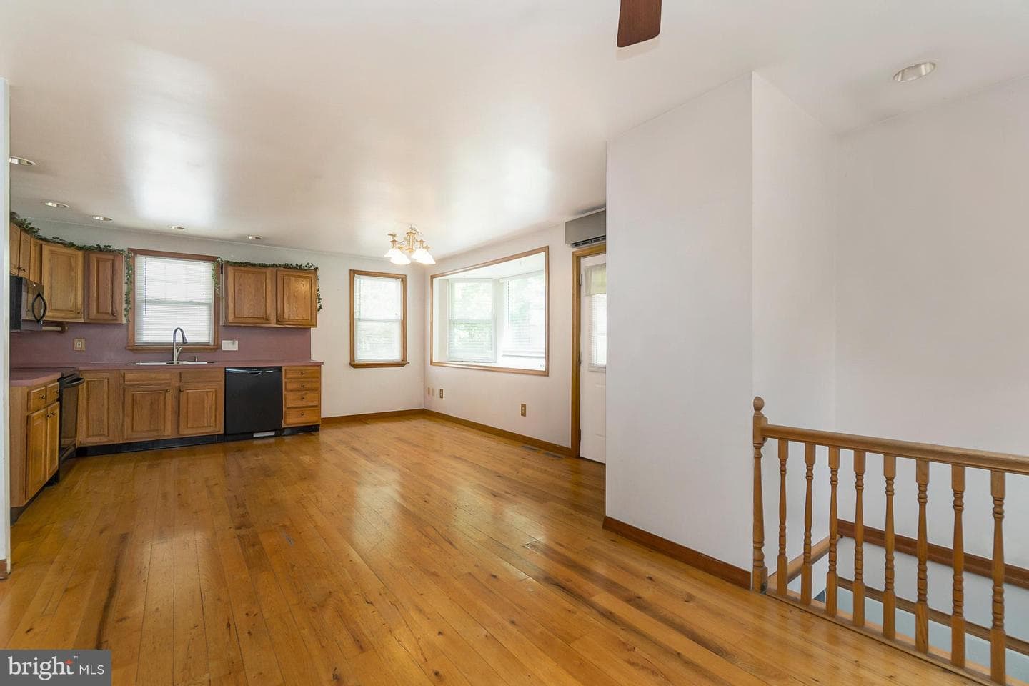 1233 Main Street photo 18