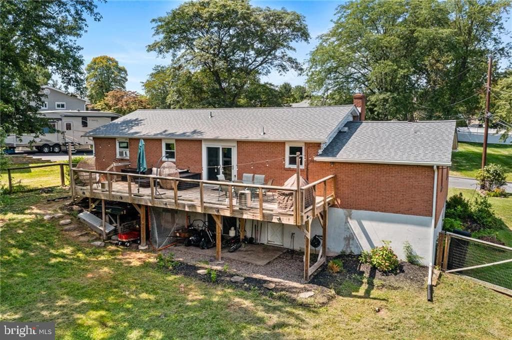 657 W Fairmount Street photo 5