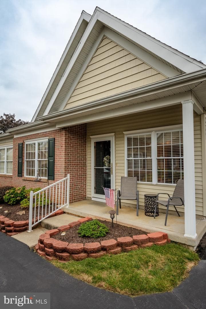 4710 Horseshoe Trail photo 2