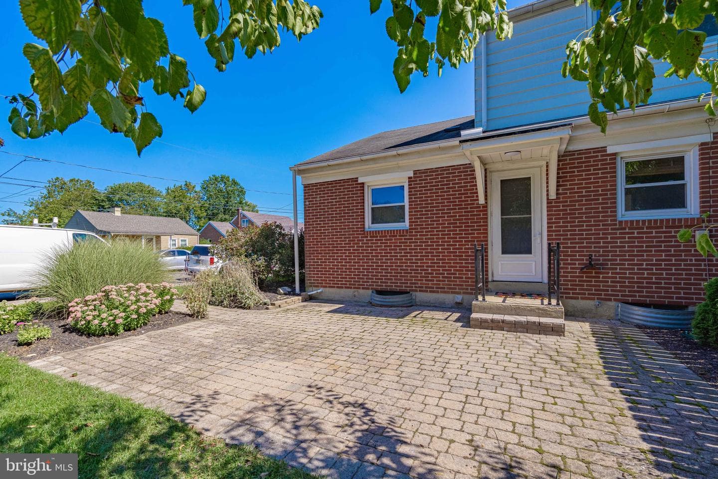 701 W Greenleaf Street photo 32