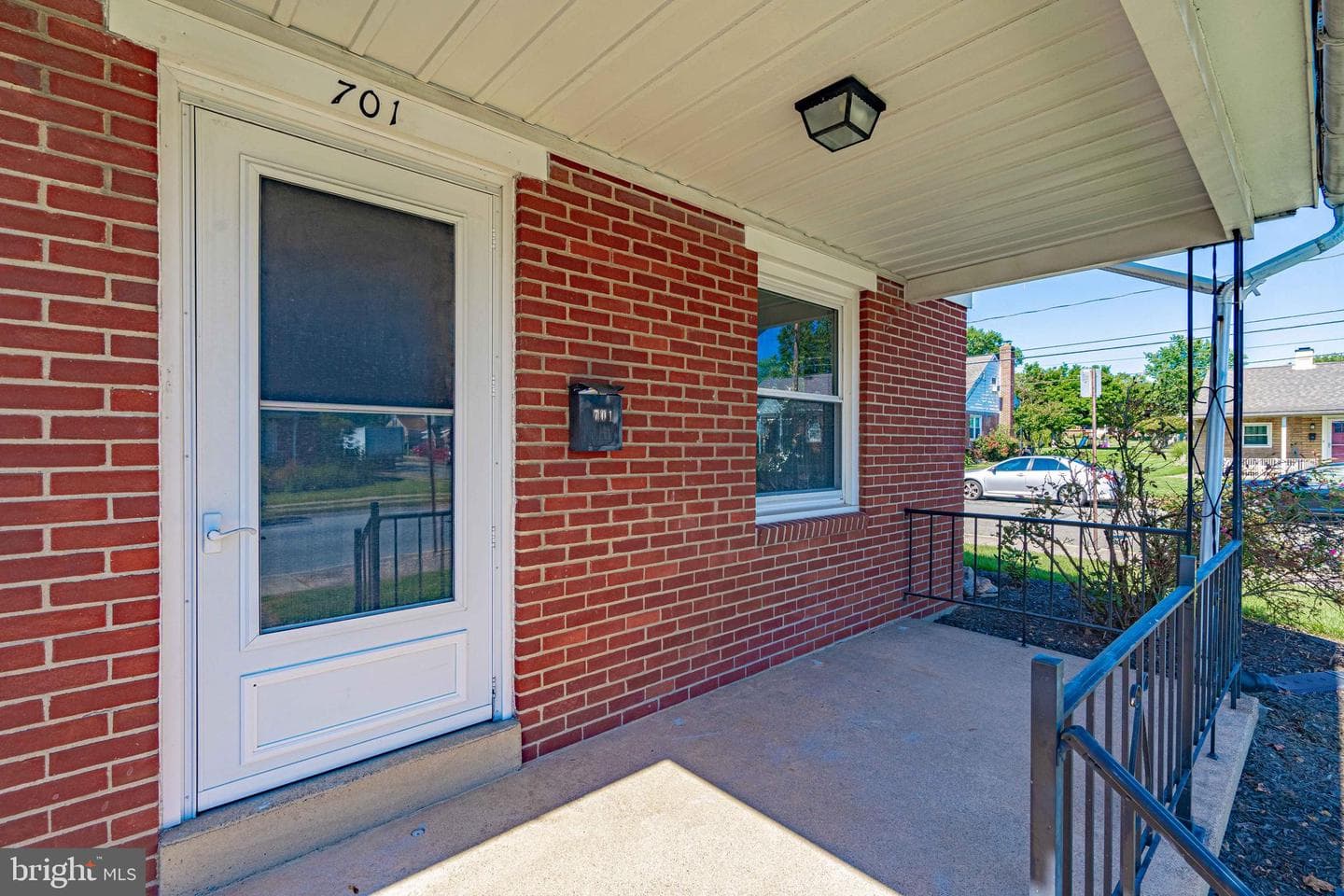 701 W Greenleaf Street photo 4