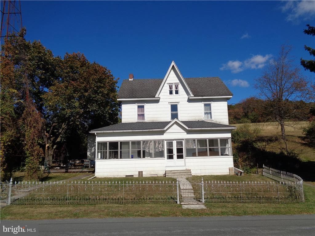 6975 Country Spring Road photo 1
