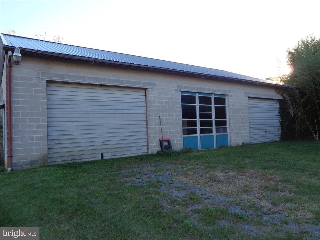 6975 Country Spring Road photo 22
