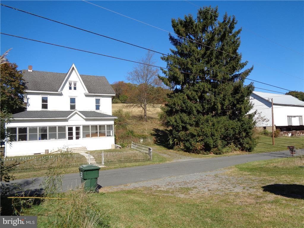 6975 Country Spring Road photo 3