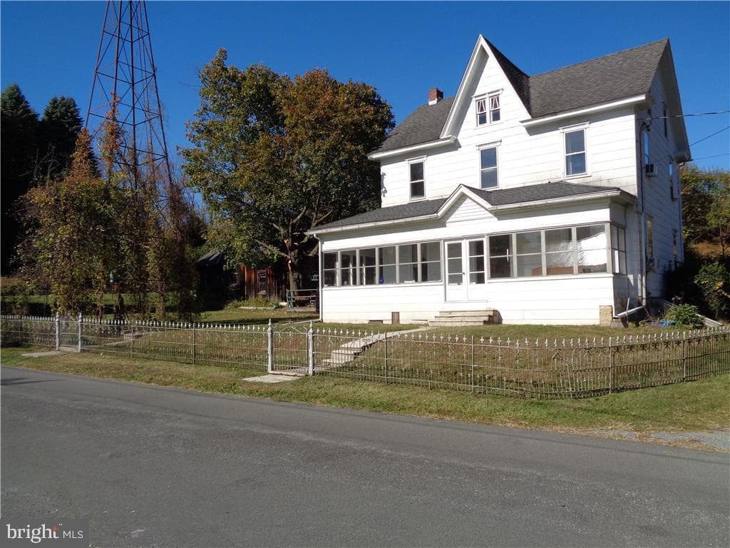 6975 Country Spring Road photo 4