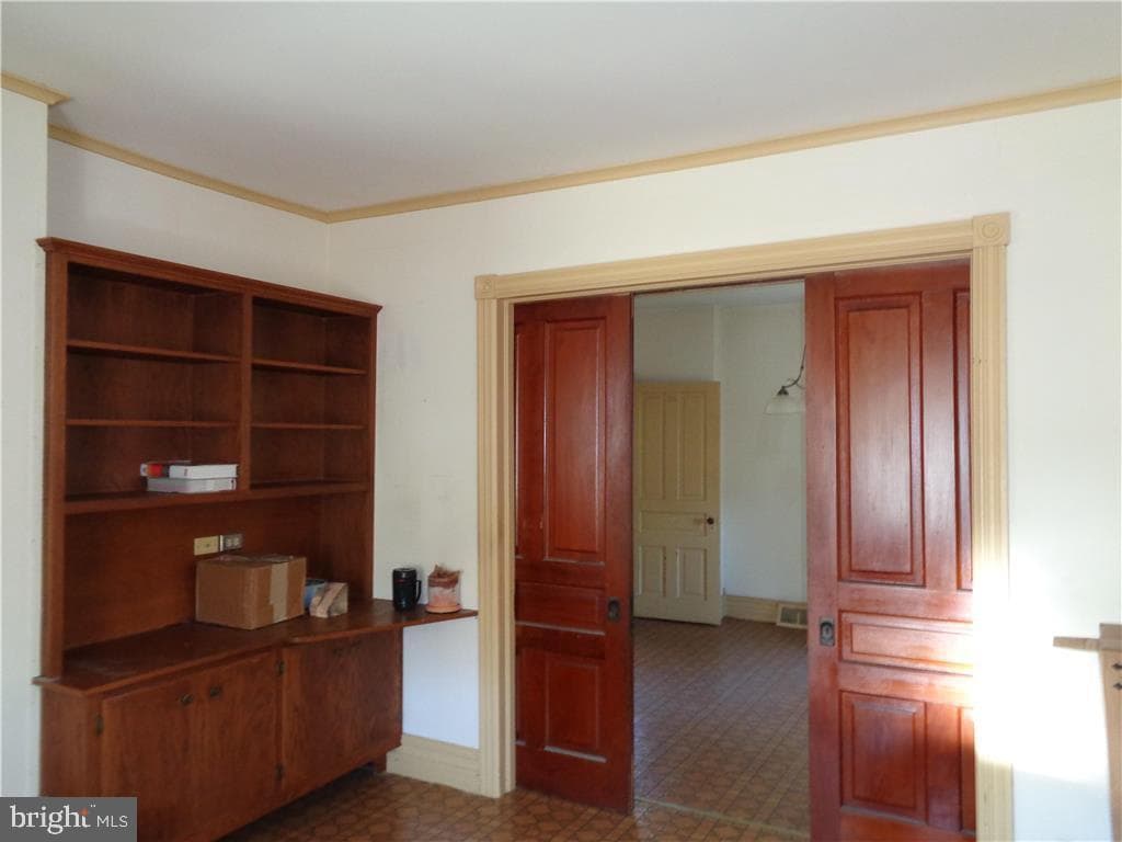 6975 Country Spring Road photo 7