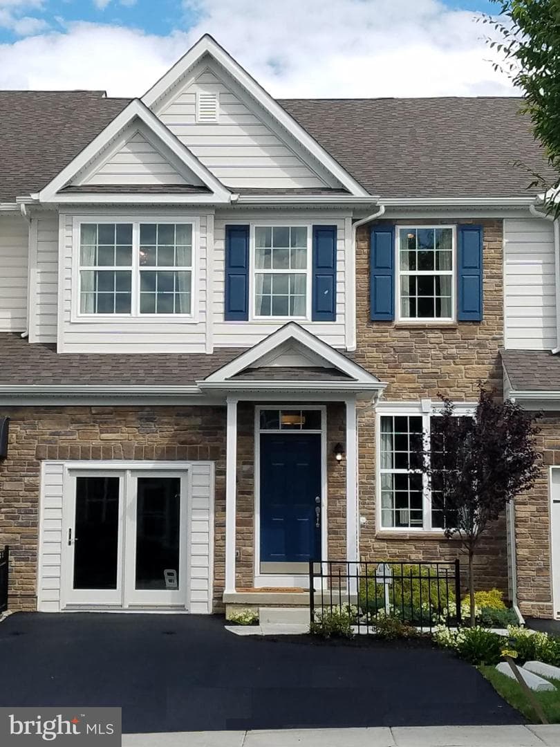 633 Fountain View Circle #hm06 photo 1
