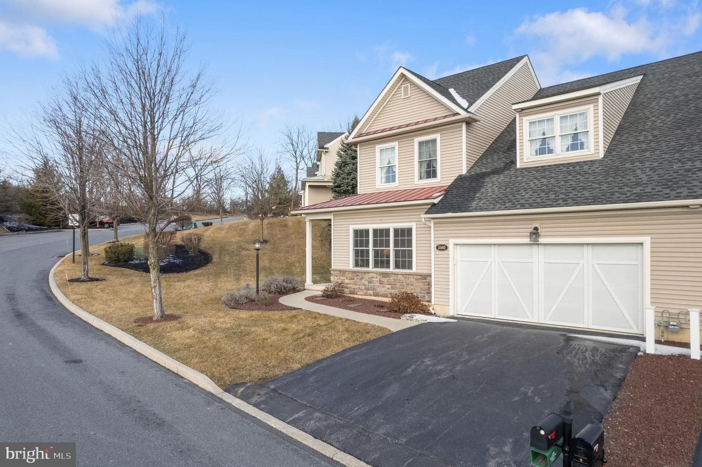 5560 Briar Lane photo 3