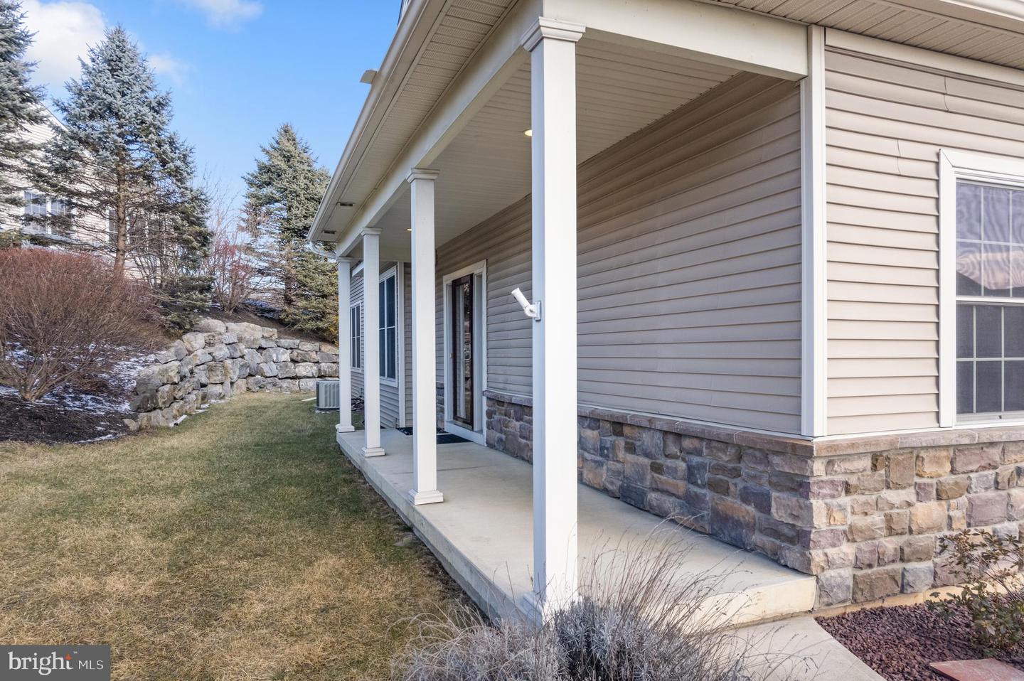 5560 Briar Lane photo 7
