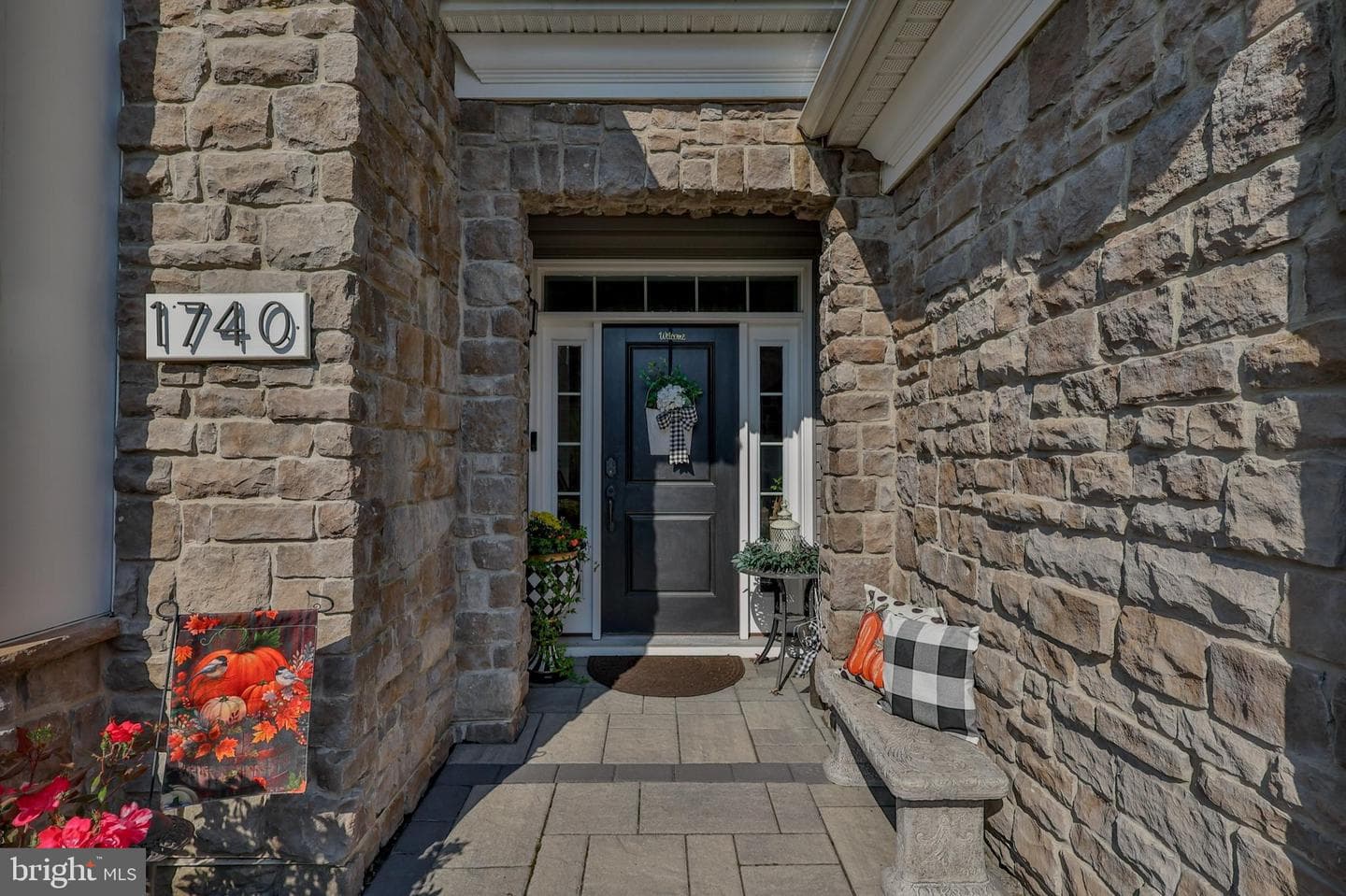 1740 Valley View Drive photo 5