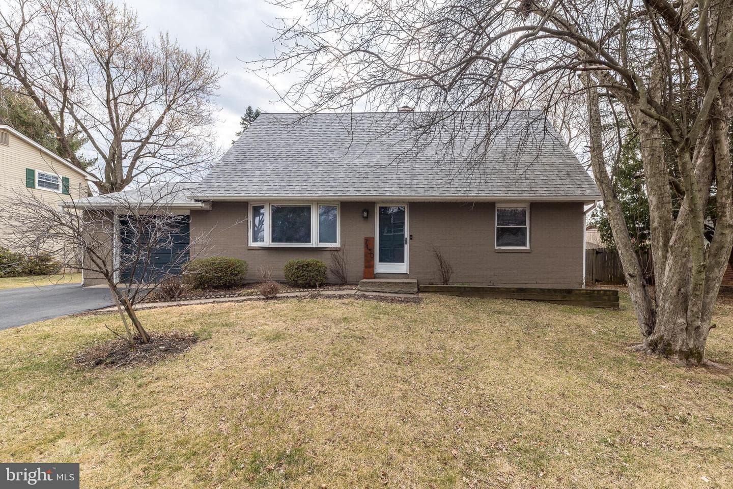 7130 Linden Road photo 1