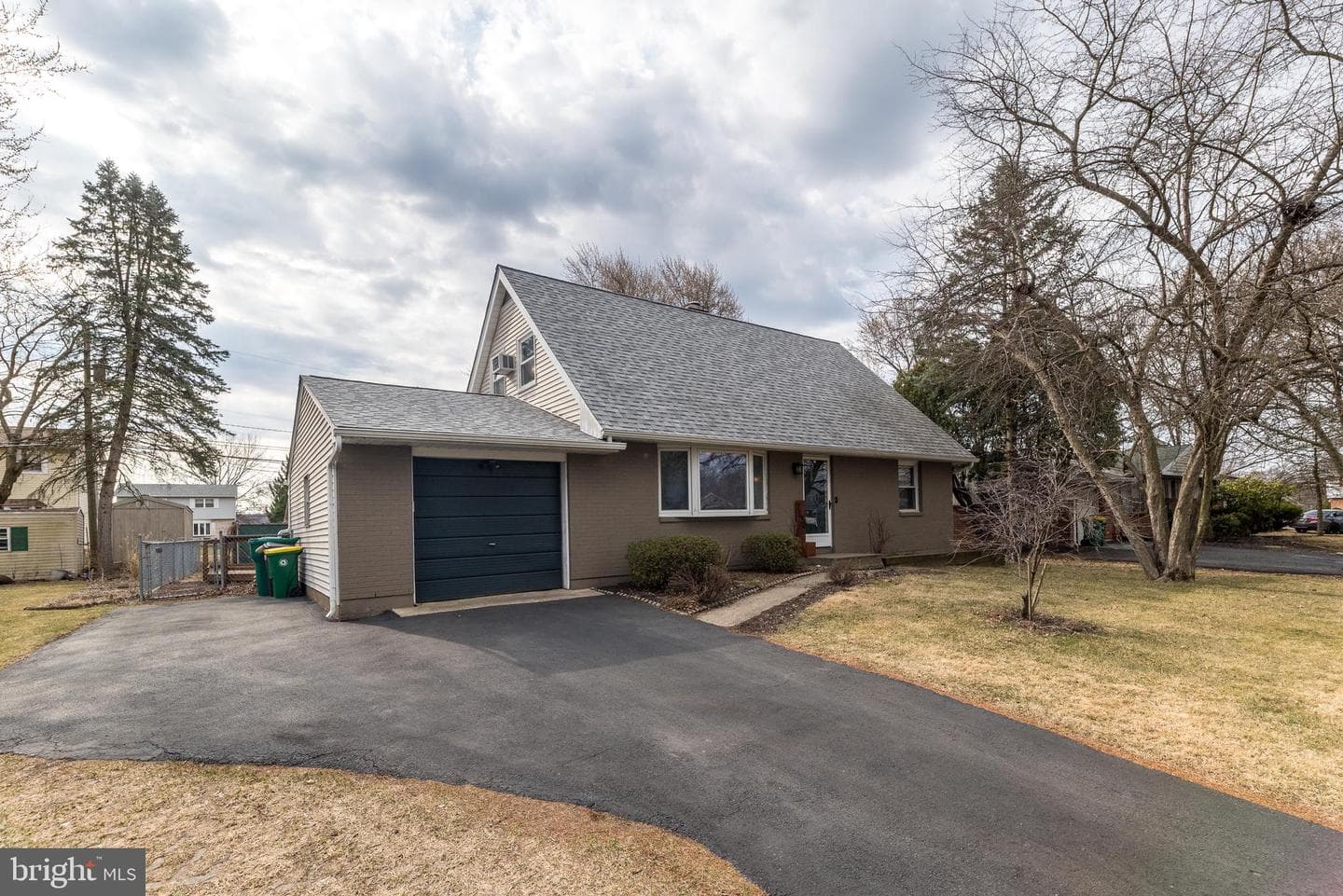 7130 Linden Road photo 2