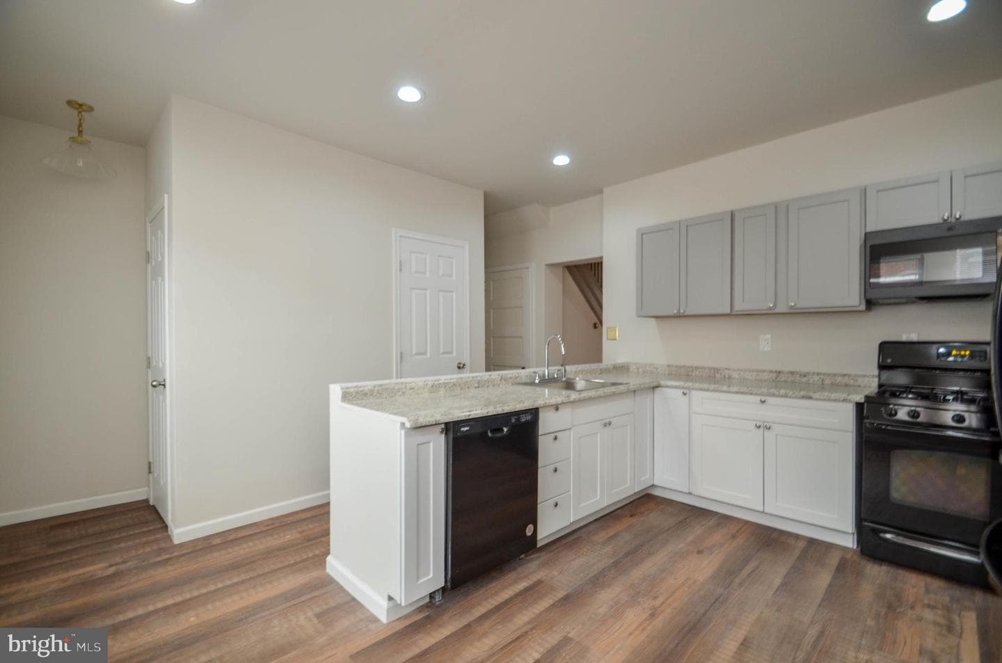 1004 Cherokee Street photo 5