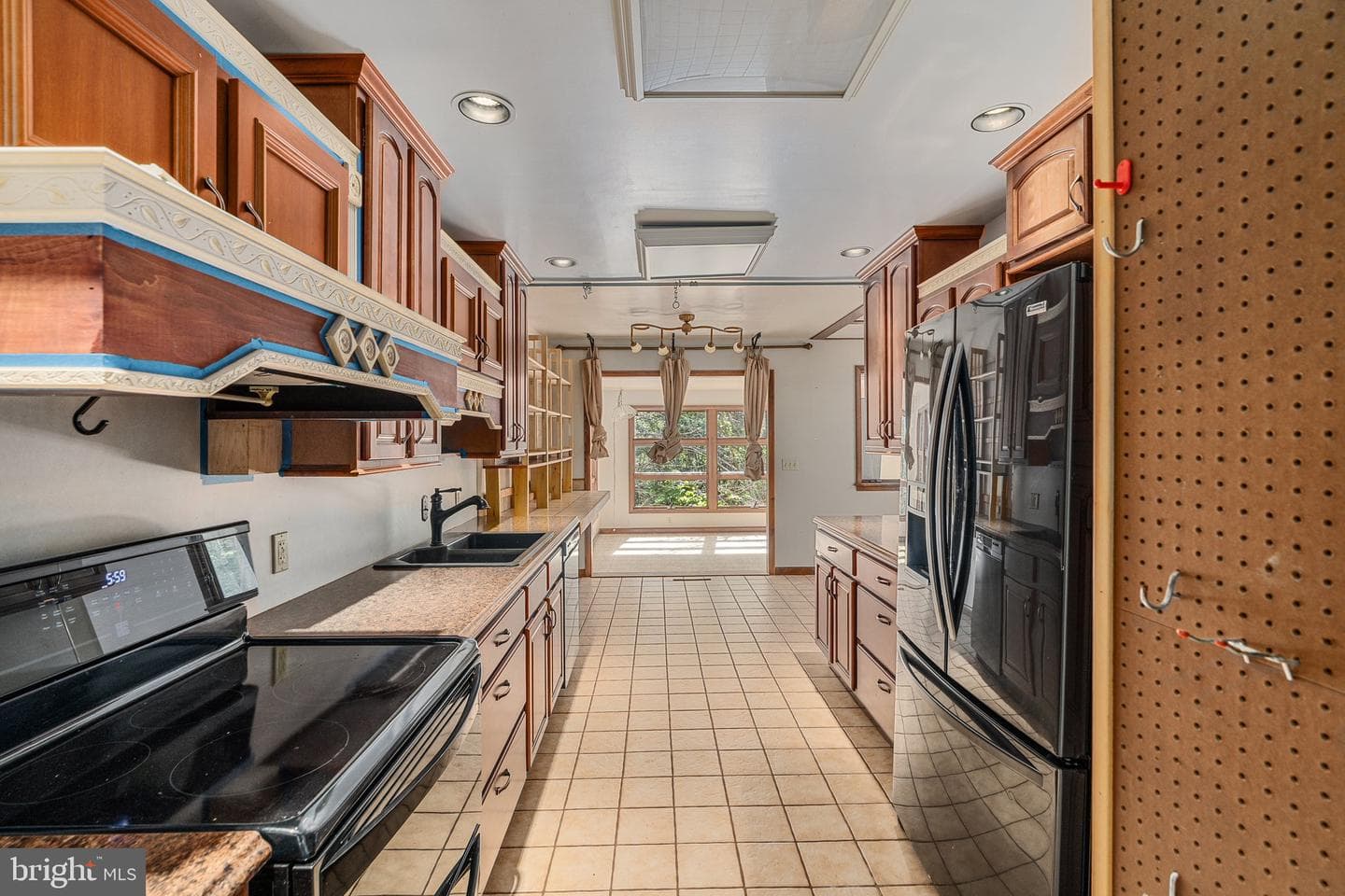 6601 Crown Lane photo 7