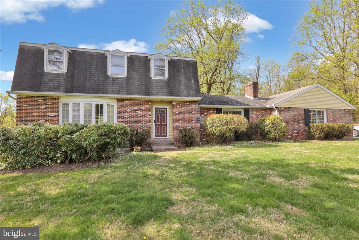 6528 Crown Lane photo 2