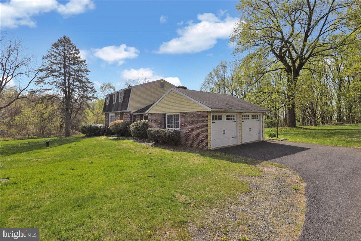 6528 Crown Lane photo 4