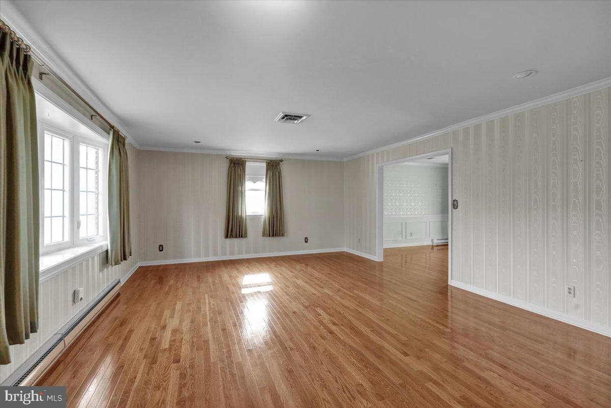 6528 Crown Lane photo 7