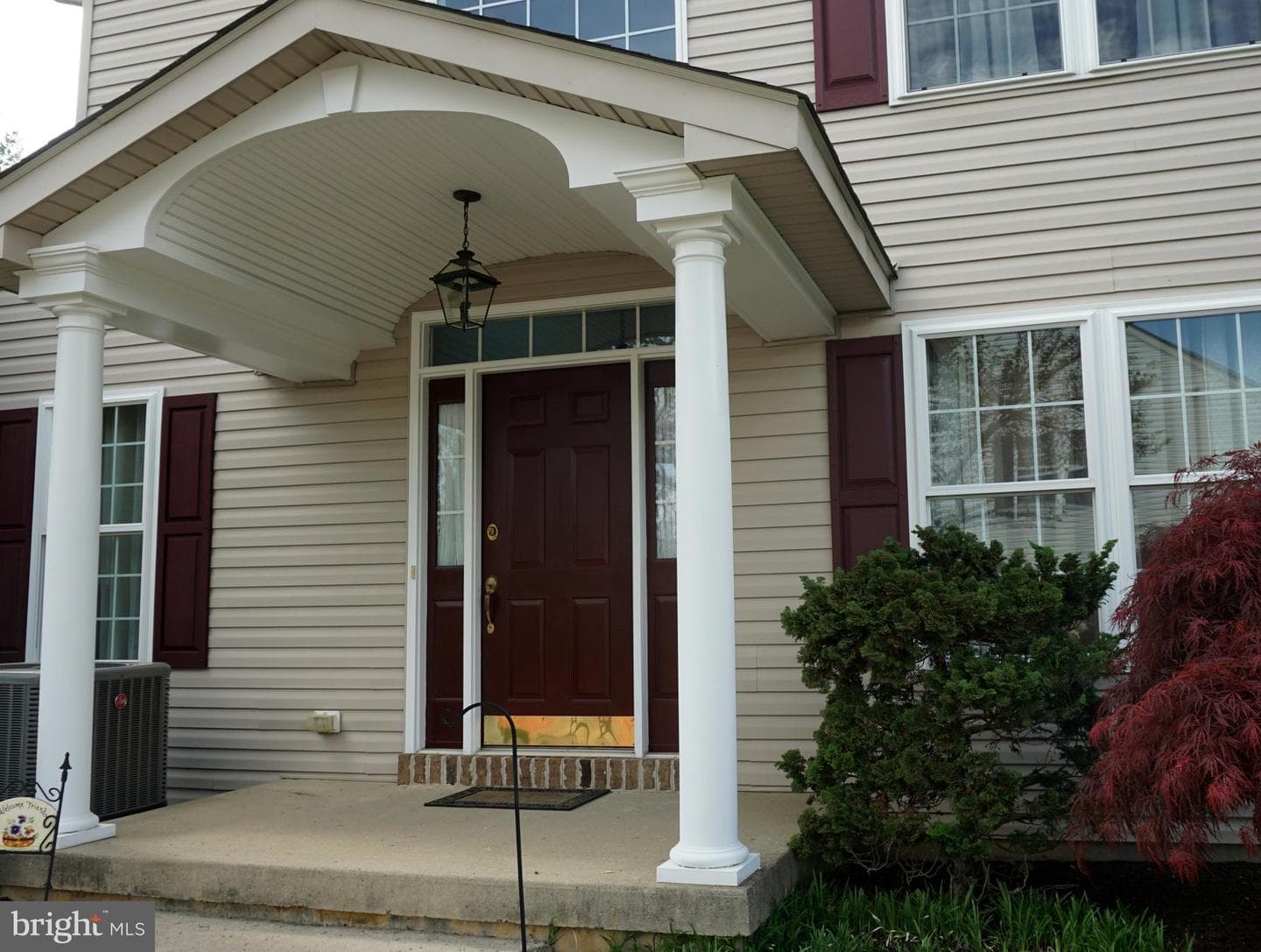 6115 Timberknoll Drive photo 2