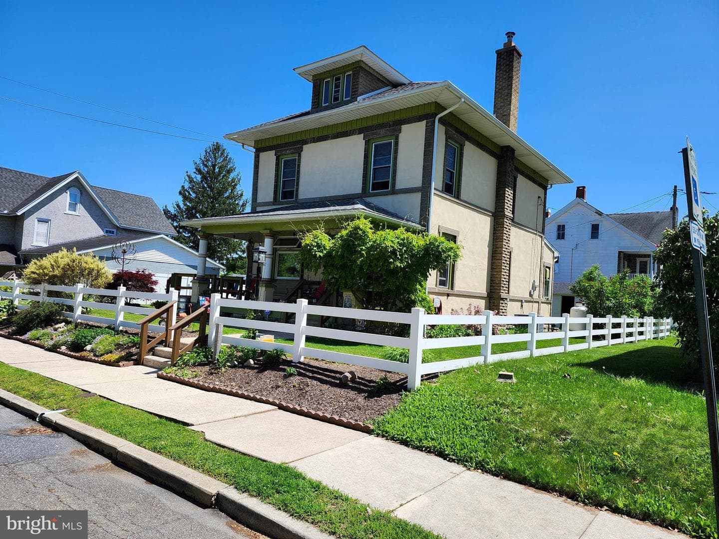 426 E Franklin Street photo 5