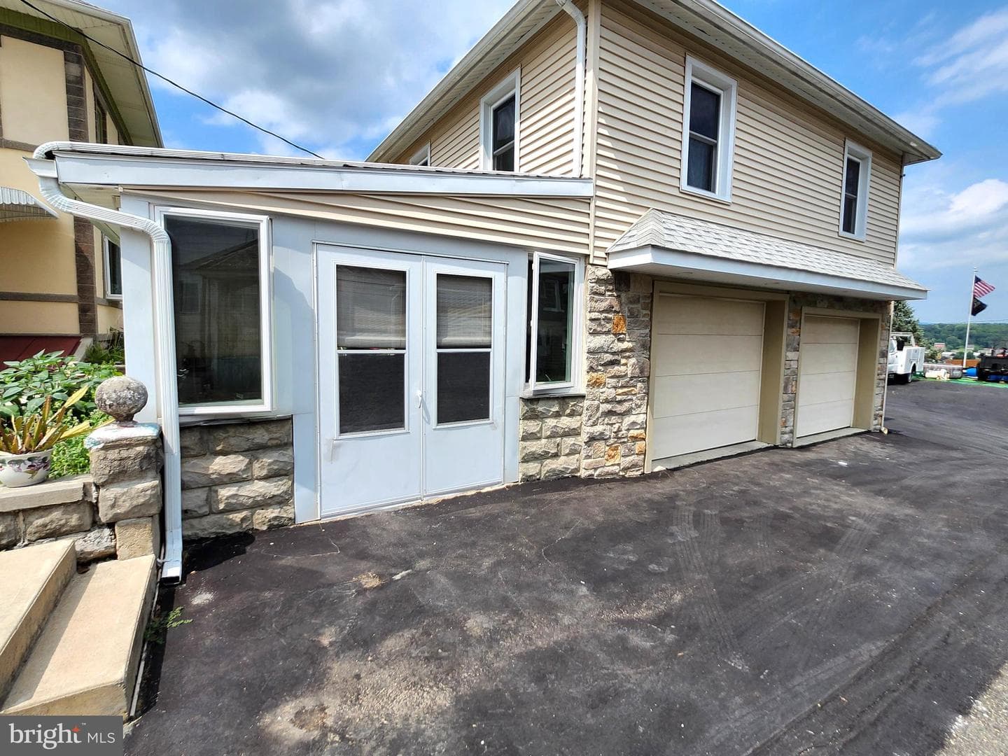 426 E Franklin Street photo 9