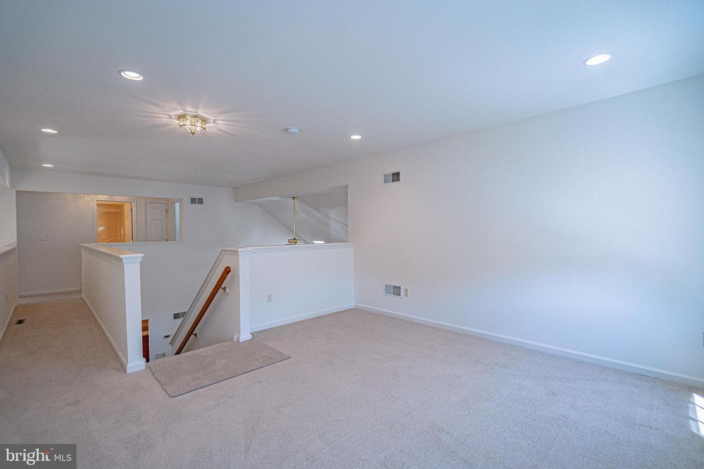 6039 Timberknoll Drive photo 11