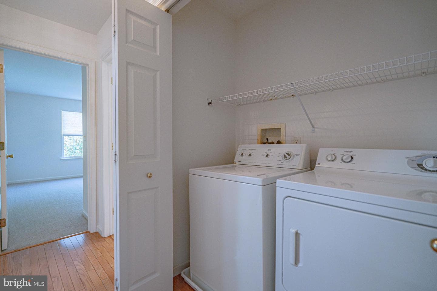 6039 Timberknoll Drive photo 9