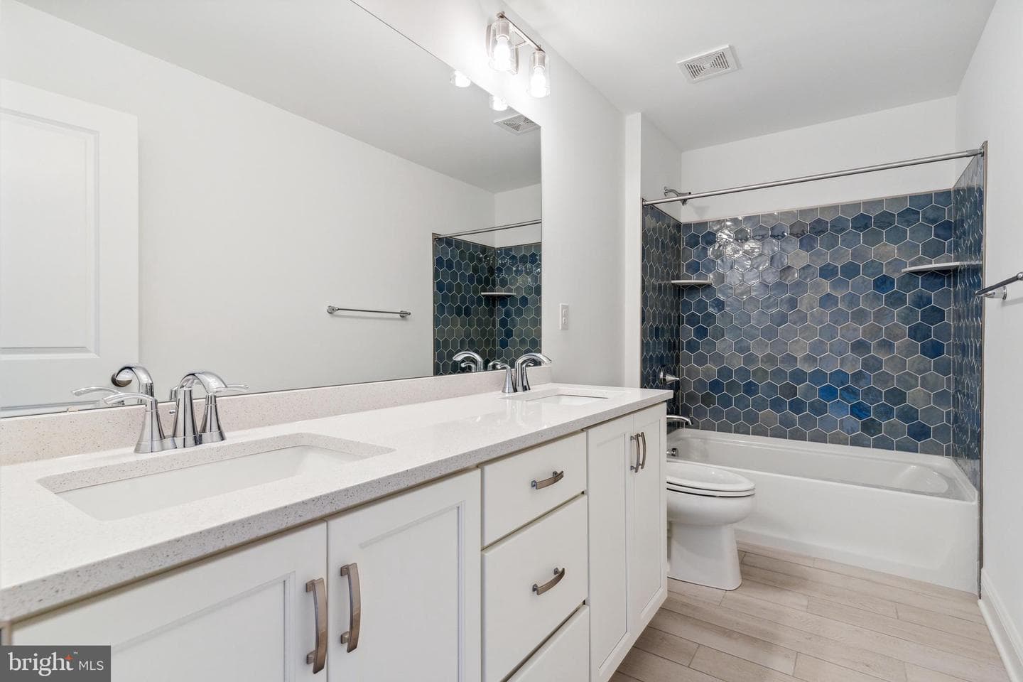 4290 Taviston Ct E photo 13