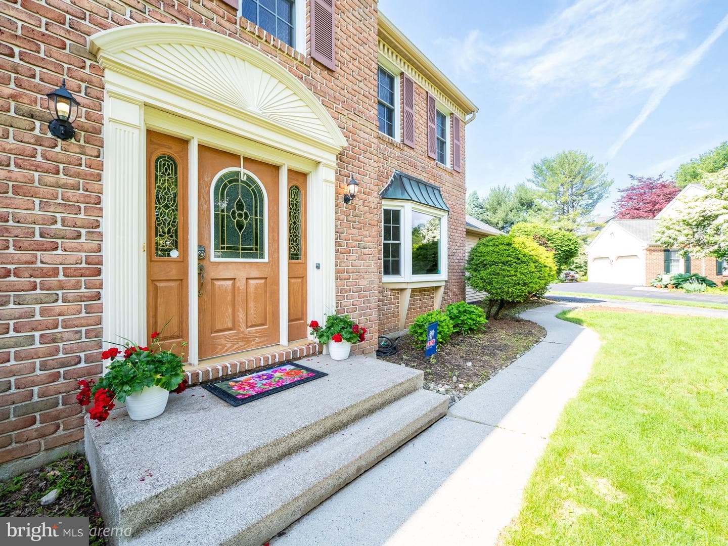 5054 Rainbow Court photo 2