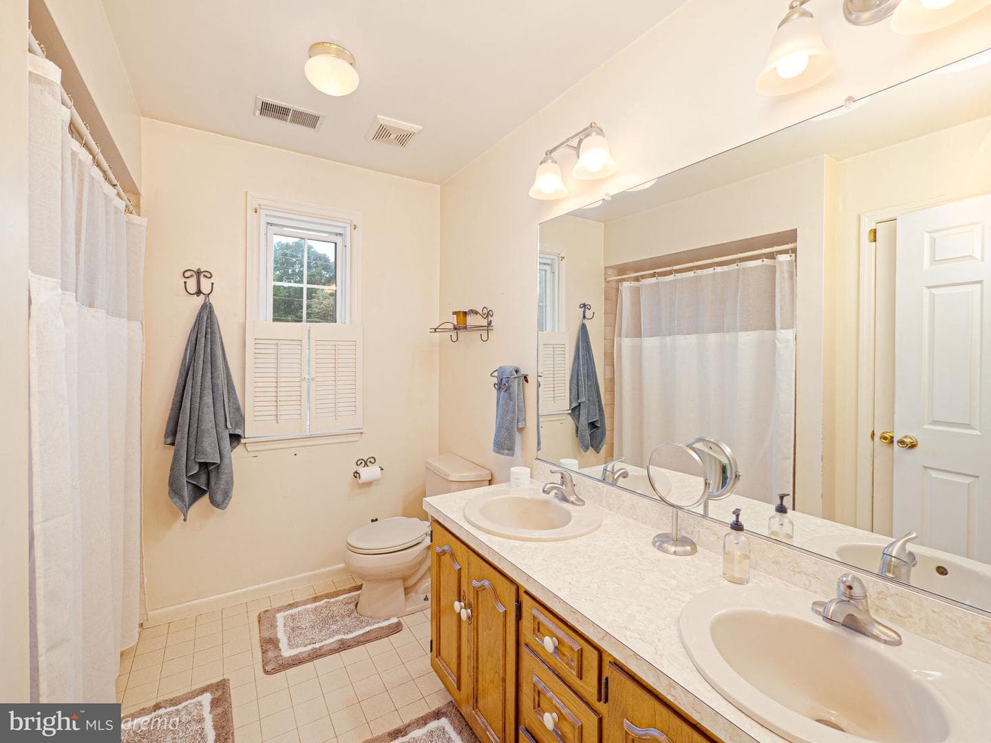 5054 Rainbow Court photo 28