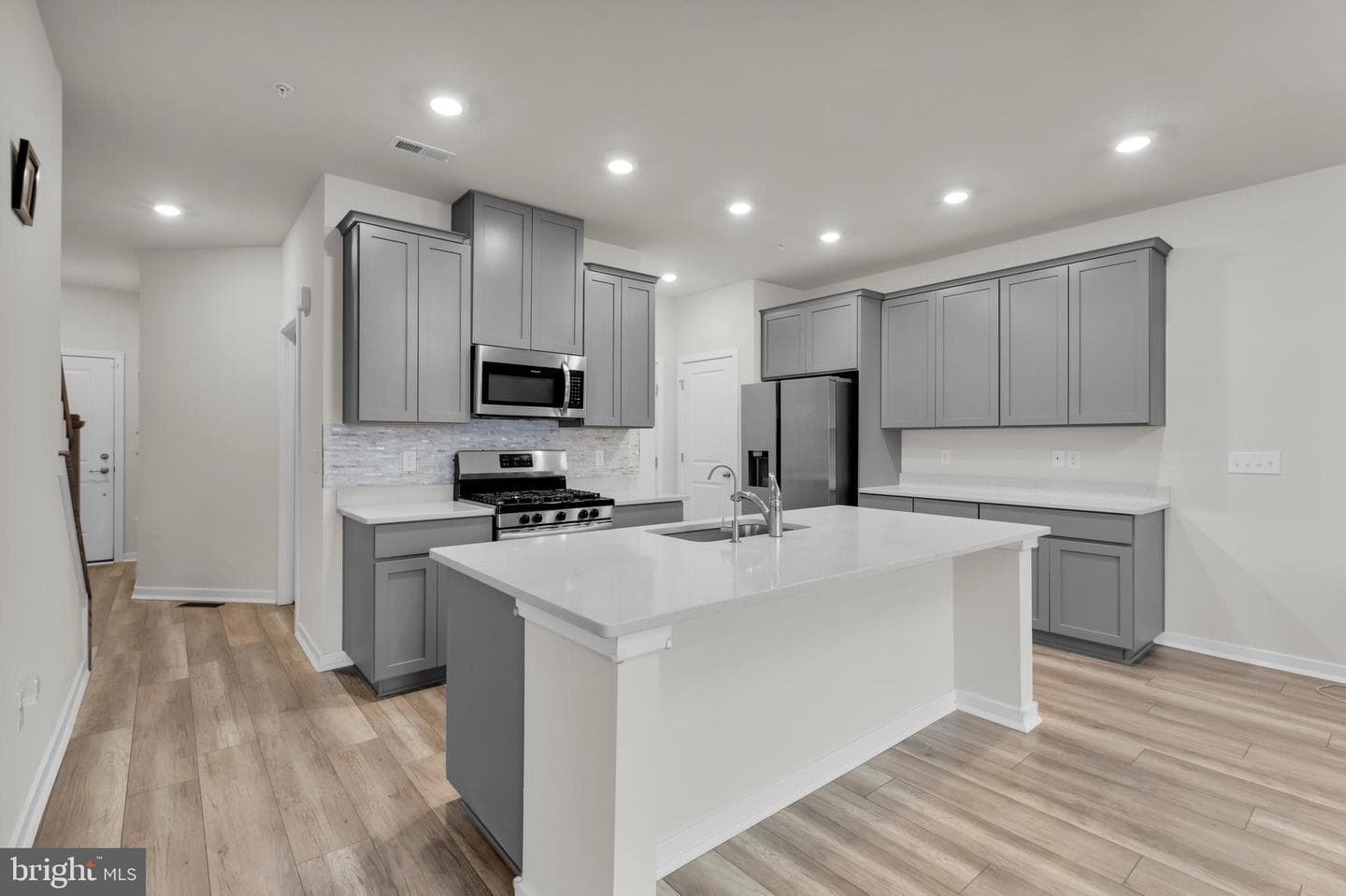 7579 Clayton Avenue photo 12