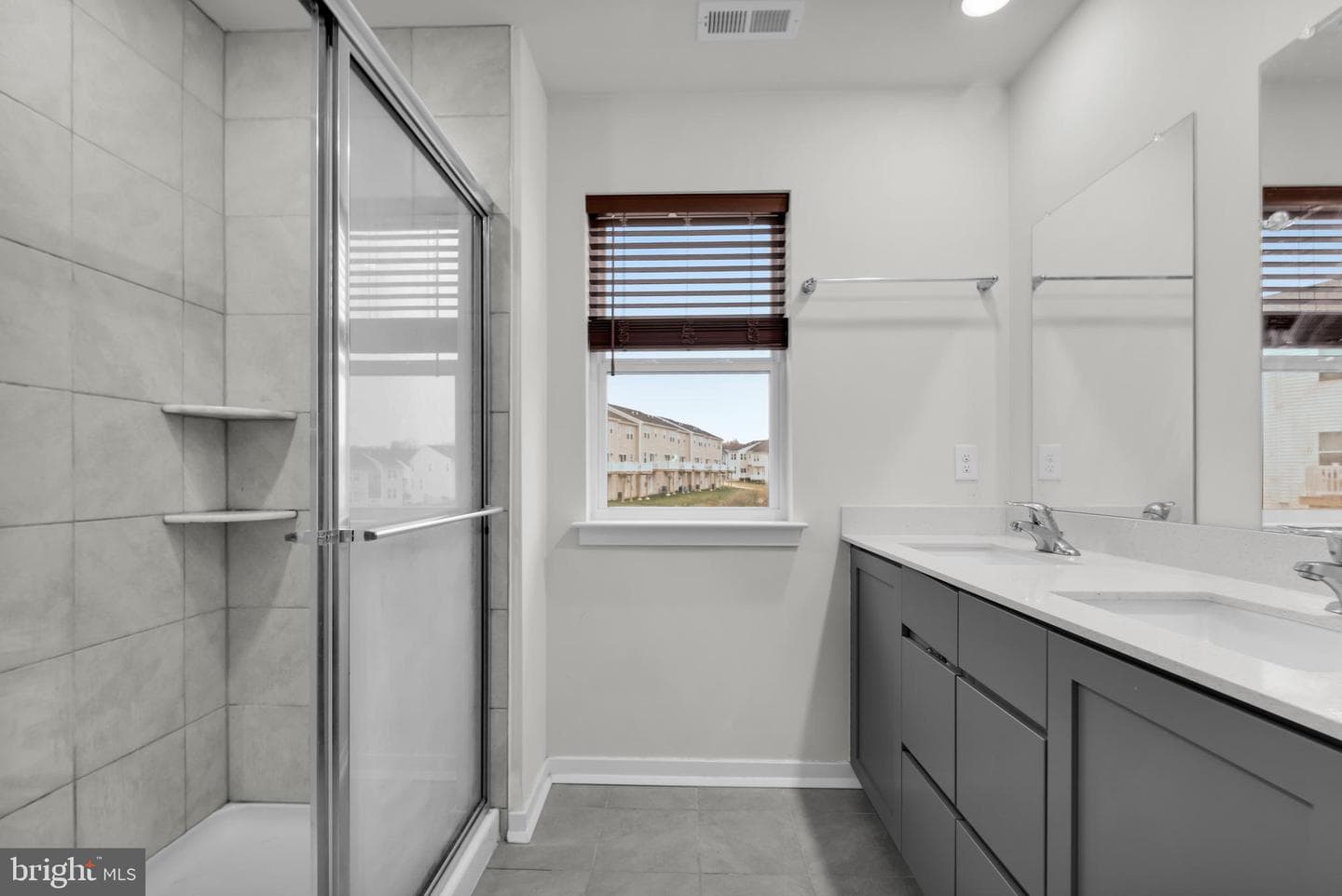 7579 Clayton Avenue photo 21