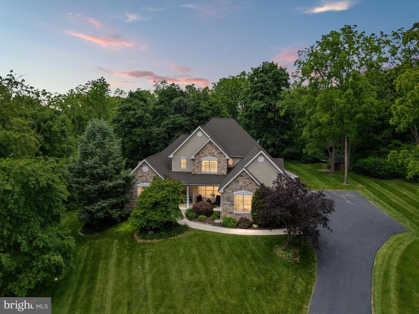 6335 Sweetbriar Lane photo 2