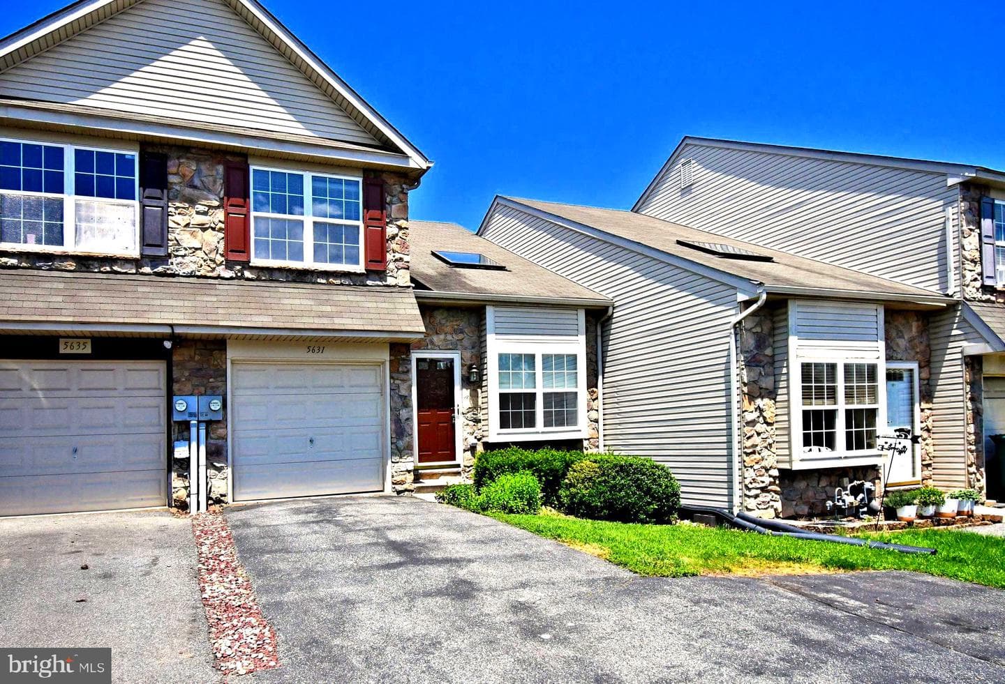 5631 Stonecroft Lane photo 3
