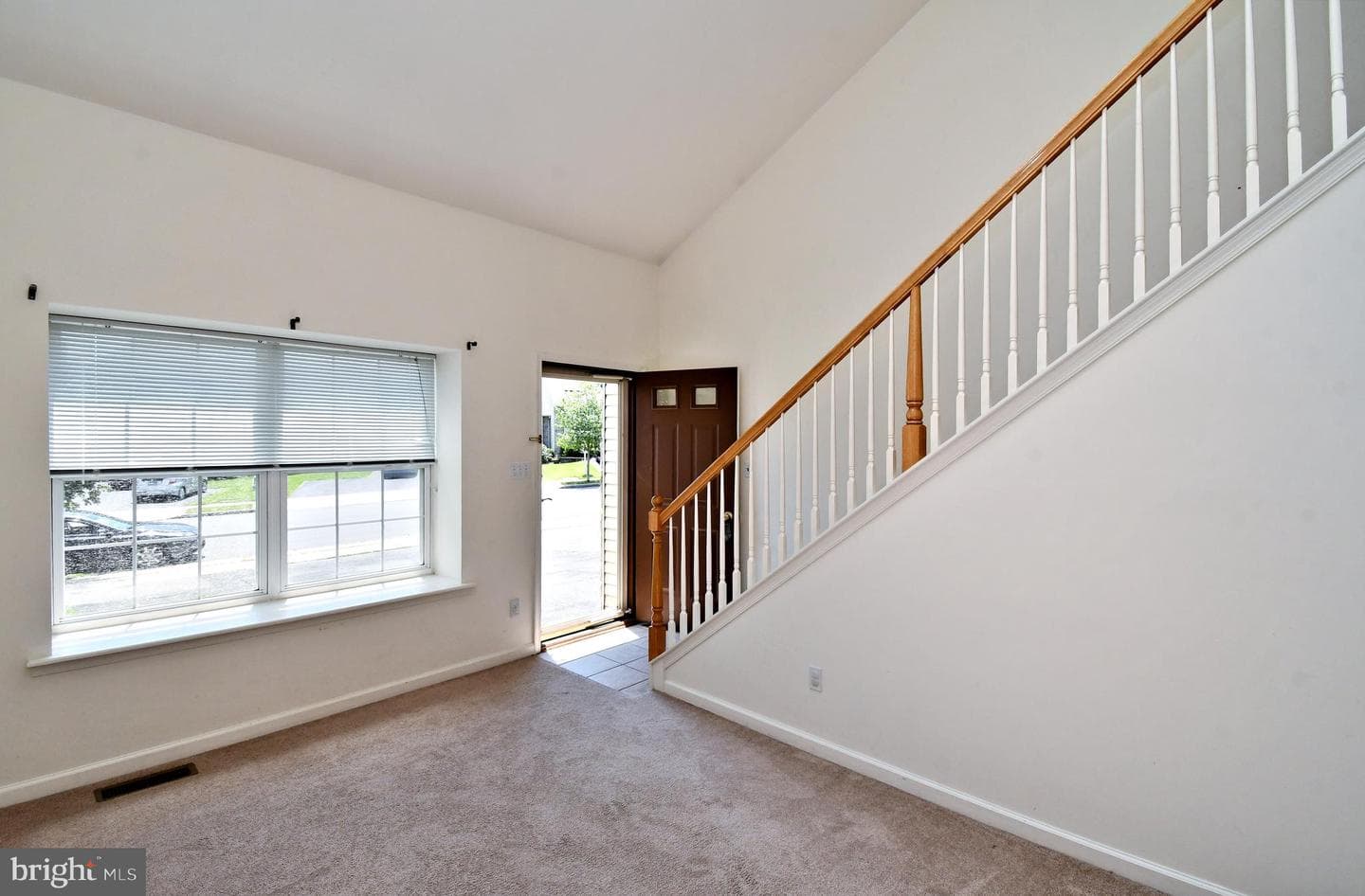 5631 Stonecroft Lane photo 8