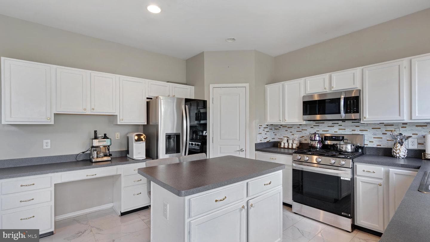 1663 Bridgeton Road photo 11