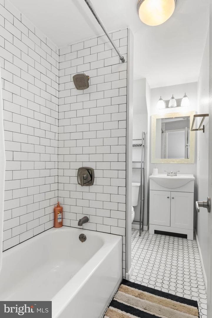 816 Walton Street photo 24