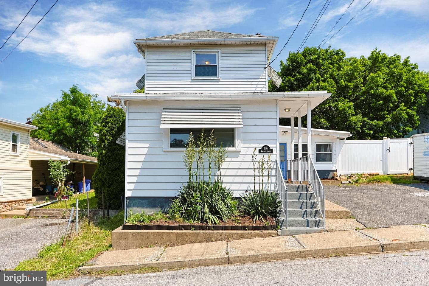 816 Walton Street photo 38