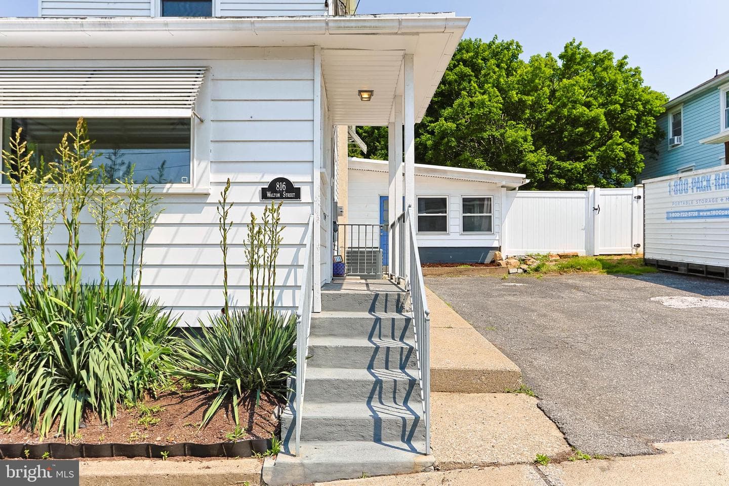 816 Walton Street photo 39