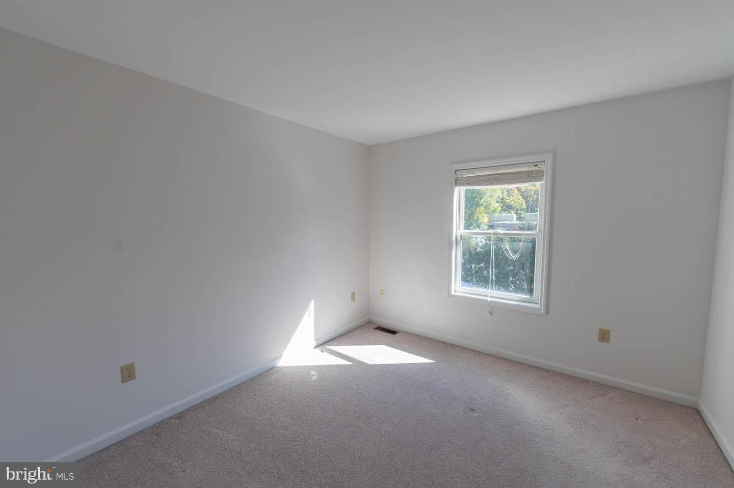 104 Garden Court photo 17