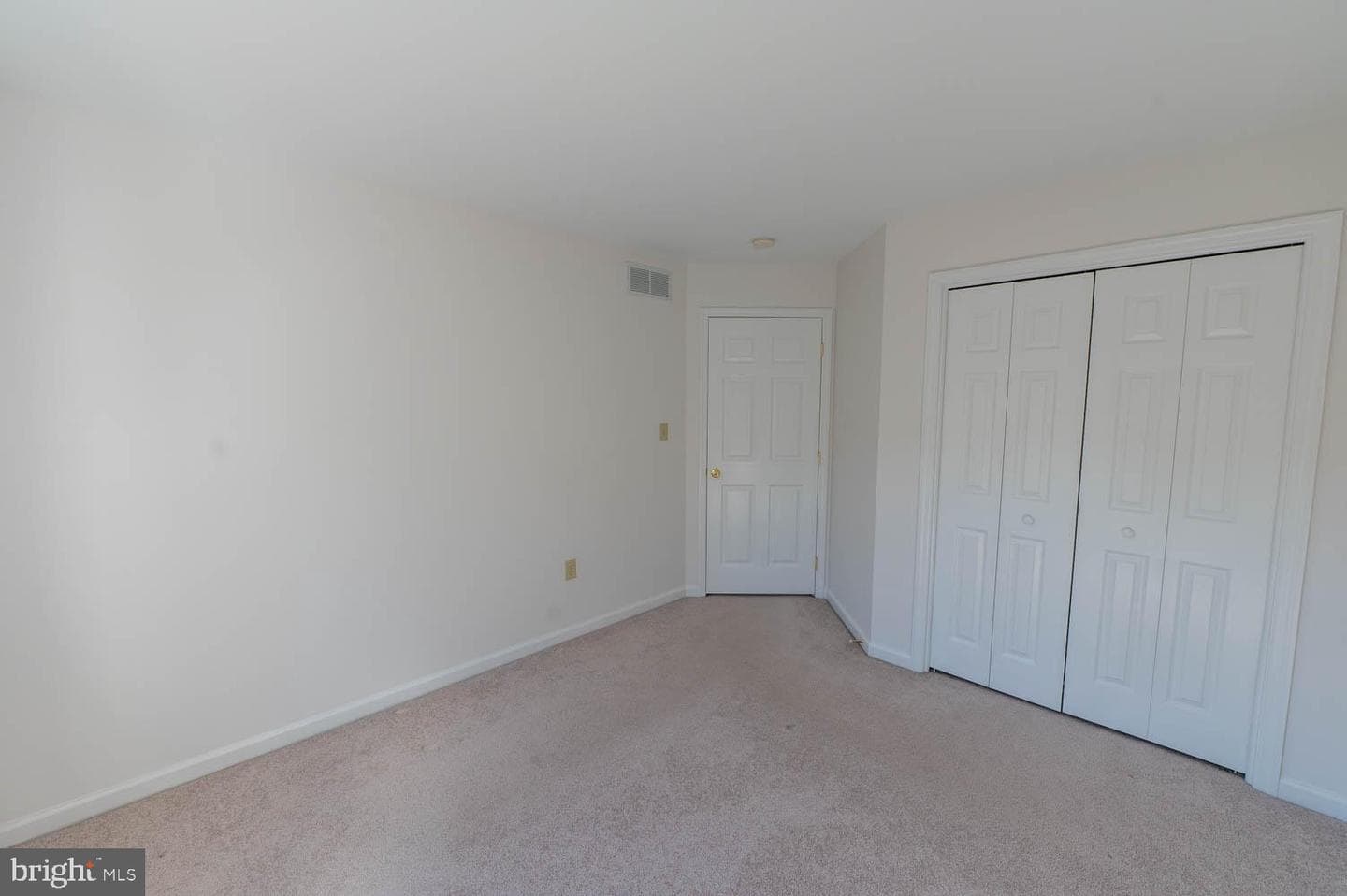 104 Garden Court photo 18