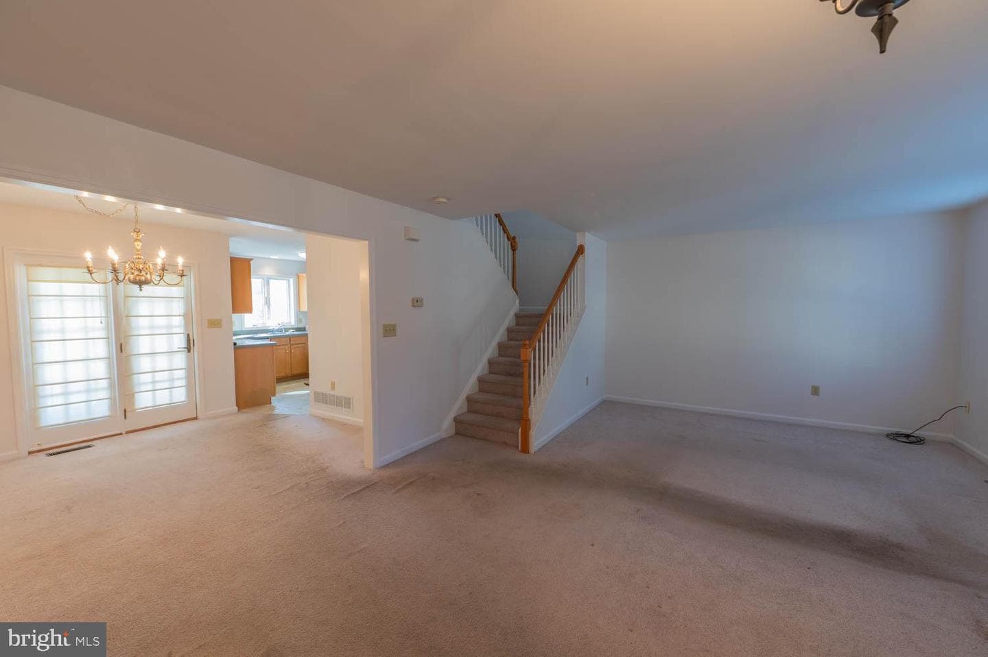 104 Garden Court photo 2