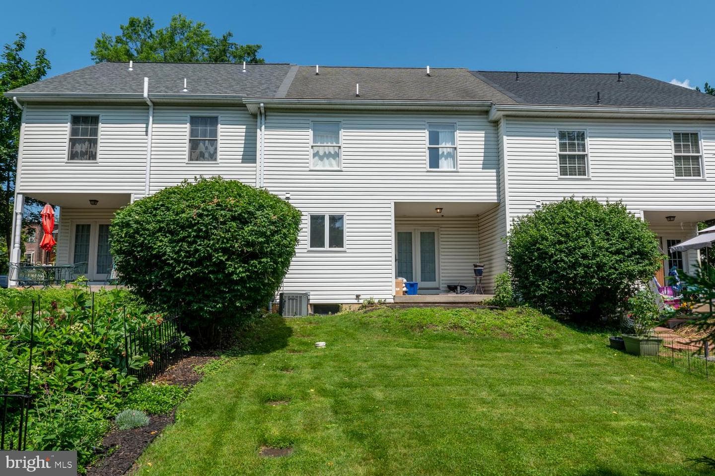104 Garden Court photo 24