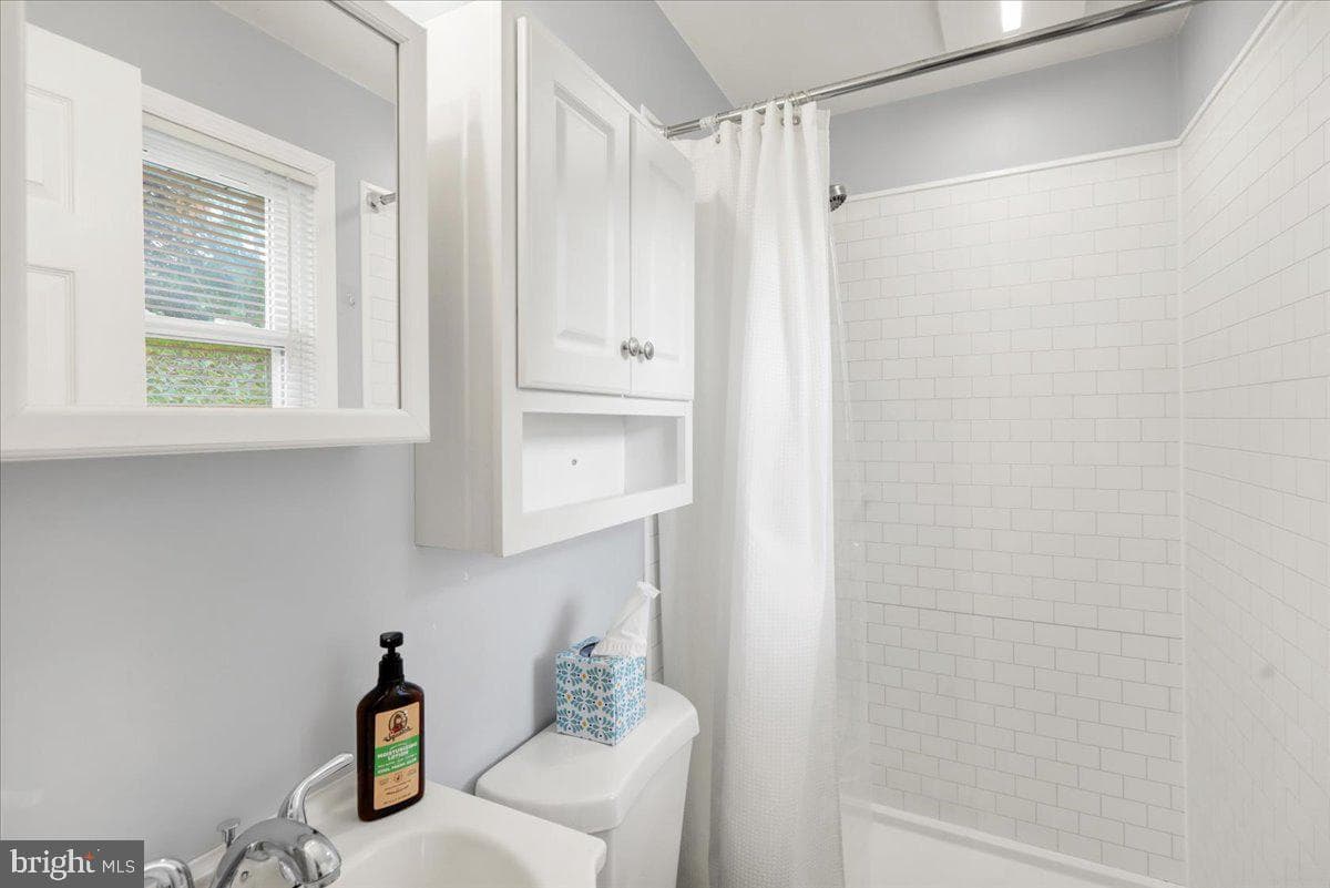 812 Miller Street photo 39