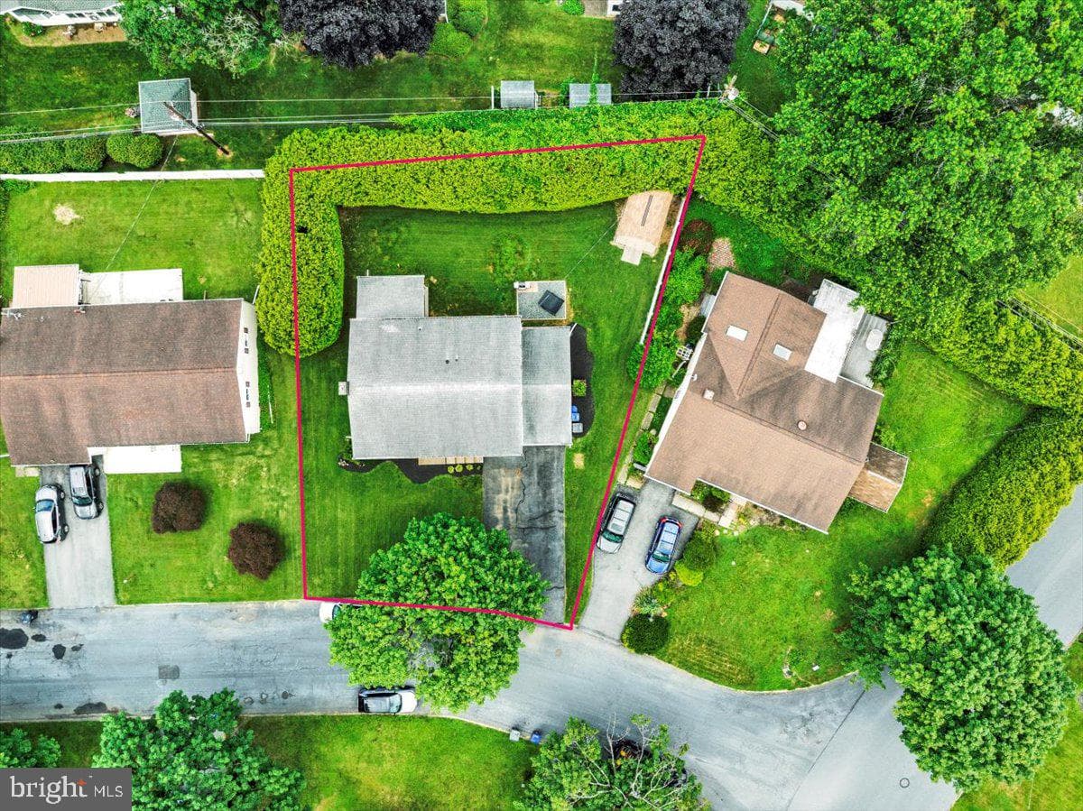 812 Miller Street photo 8