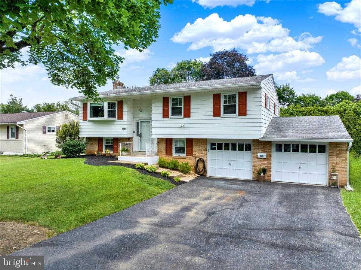 812 Miller Street photo 9