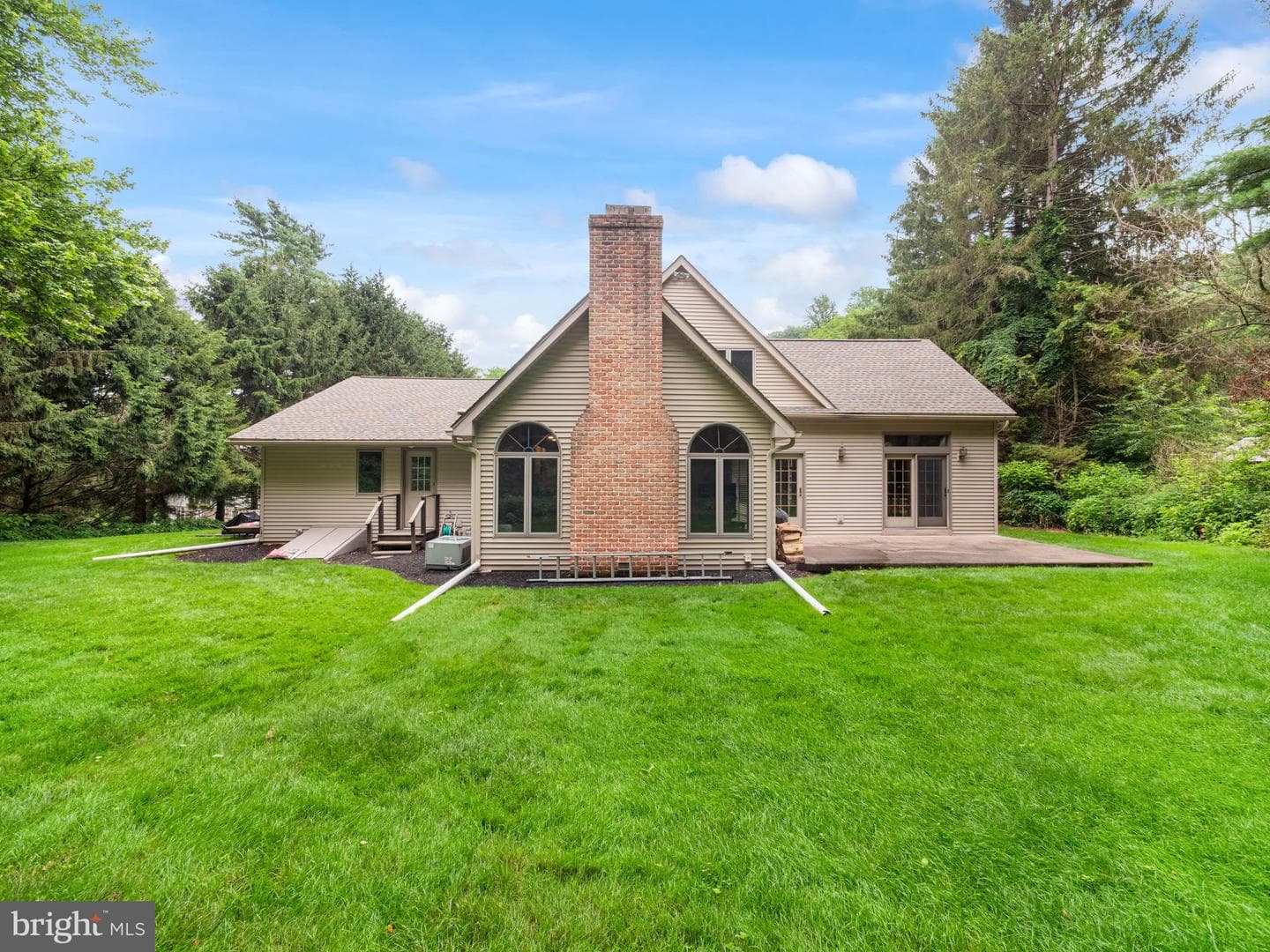 4582 Vera Cruz Road photo 2