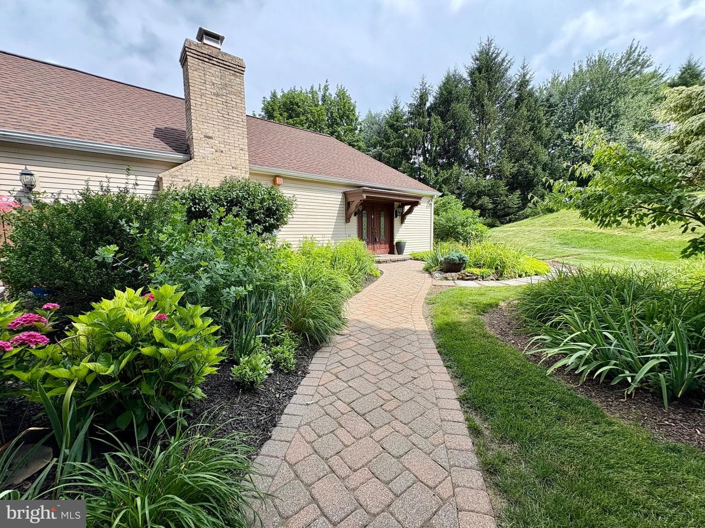 3706 Surrey Drive photo 9