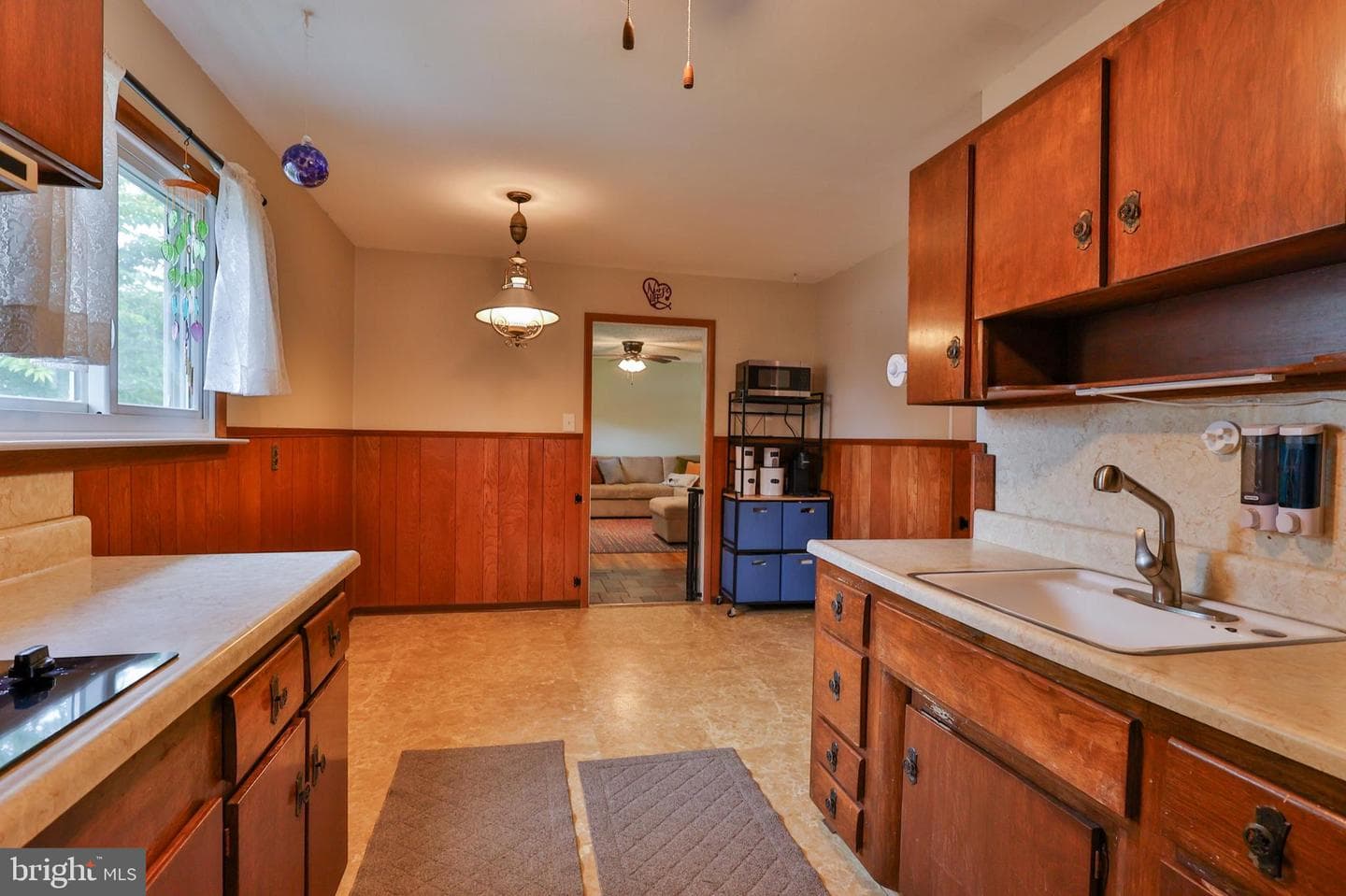 1353 Richard Avenue photo 17