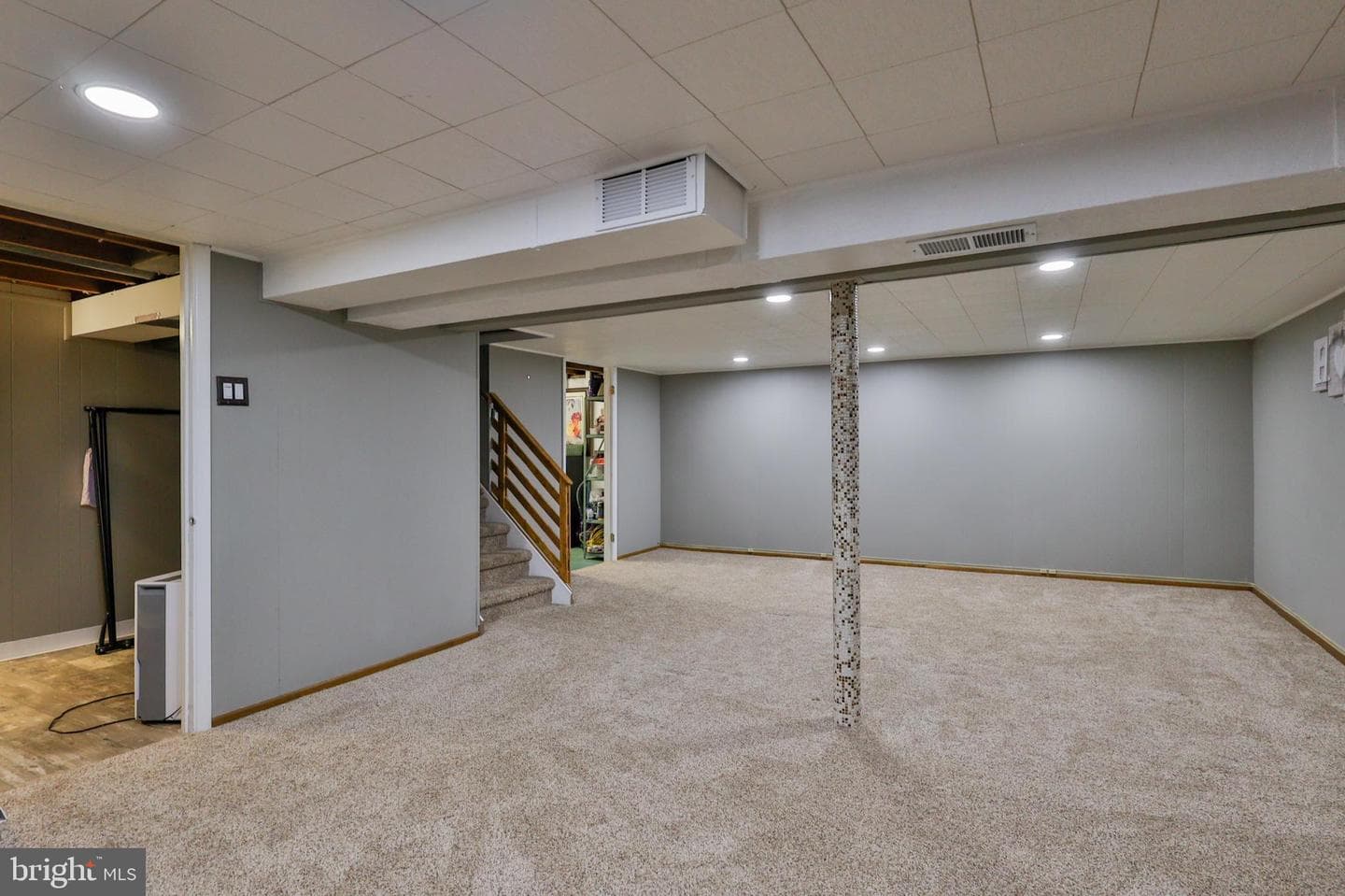 1353 Richard Avenue photo 28