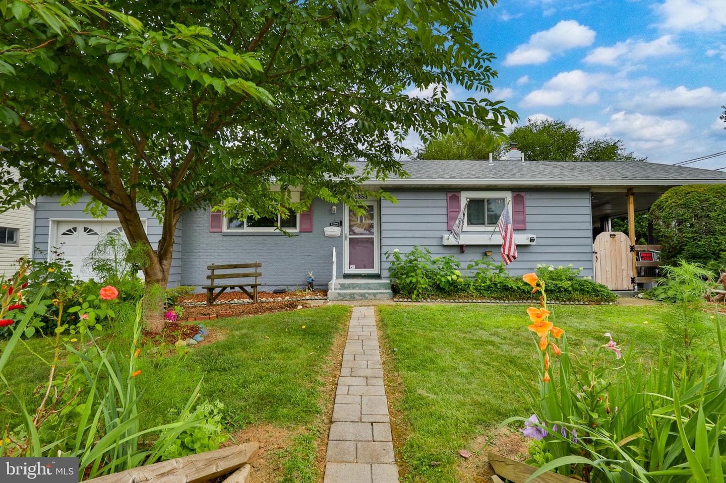 1353 Richard Avenue photo 4